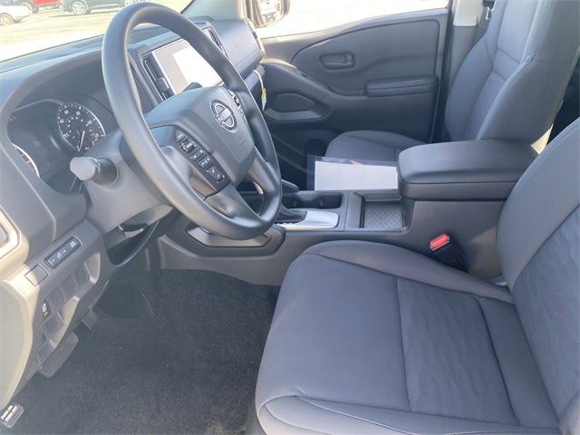 2025 Nissan Frontier S 19