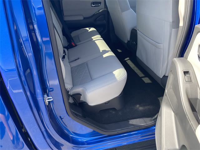 2025 Nissan Frontier SV 9