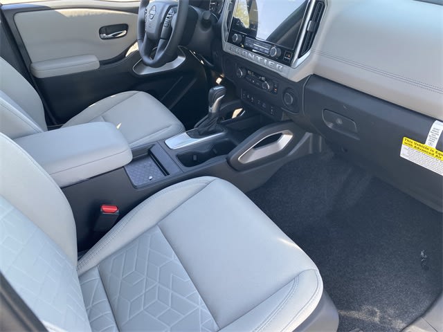 2025 Nissan Frontier SV 17