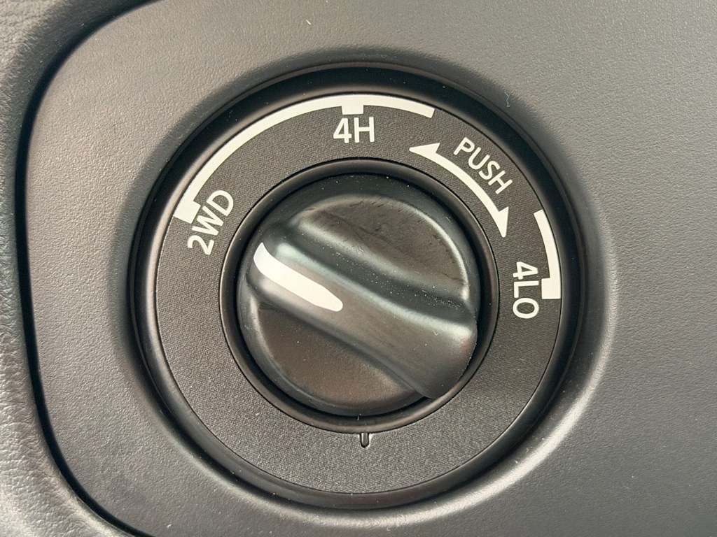 Thumbnail: 2025 Nissan Frontier - 23