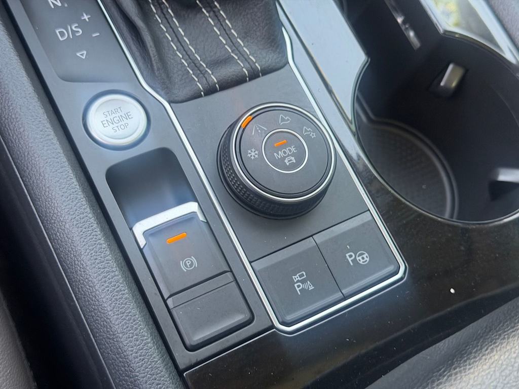 Thumbnail: 2021 Volkswagen Atlas - 28