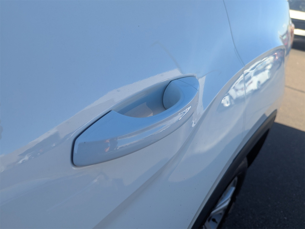 Thumbnail: 2022 Volkswagen Atlas - 18