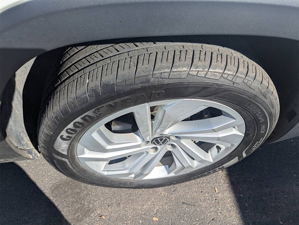 Thumbnail: 2022 Volkswagen Atlas - 17