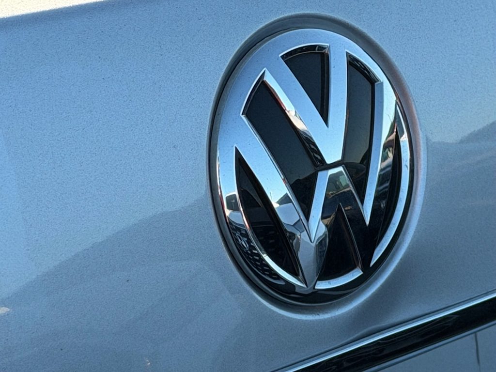 Thumbnail: 2017 Volkswagen Passat - 23