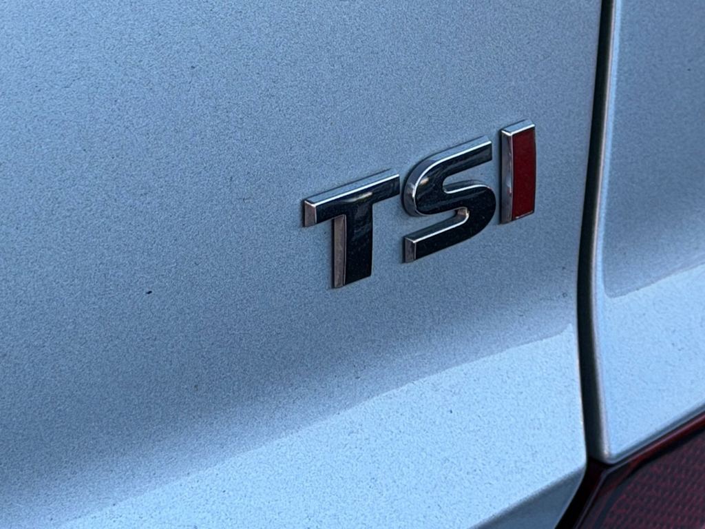 Thumbnail: 2017 Volkswagen Passat - 24