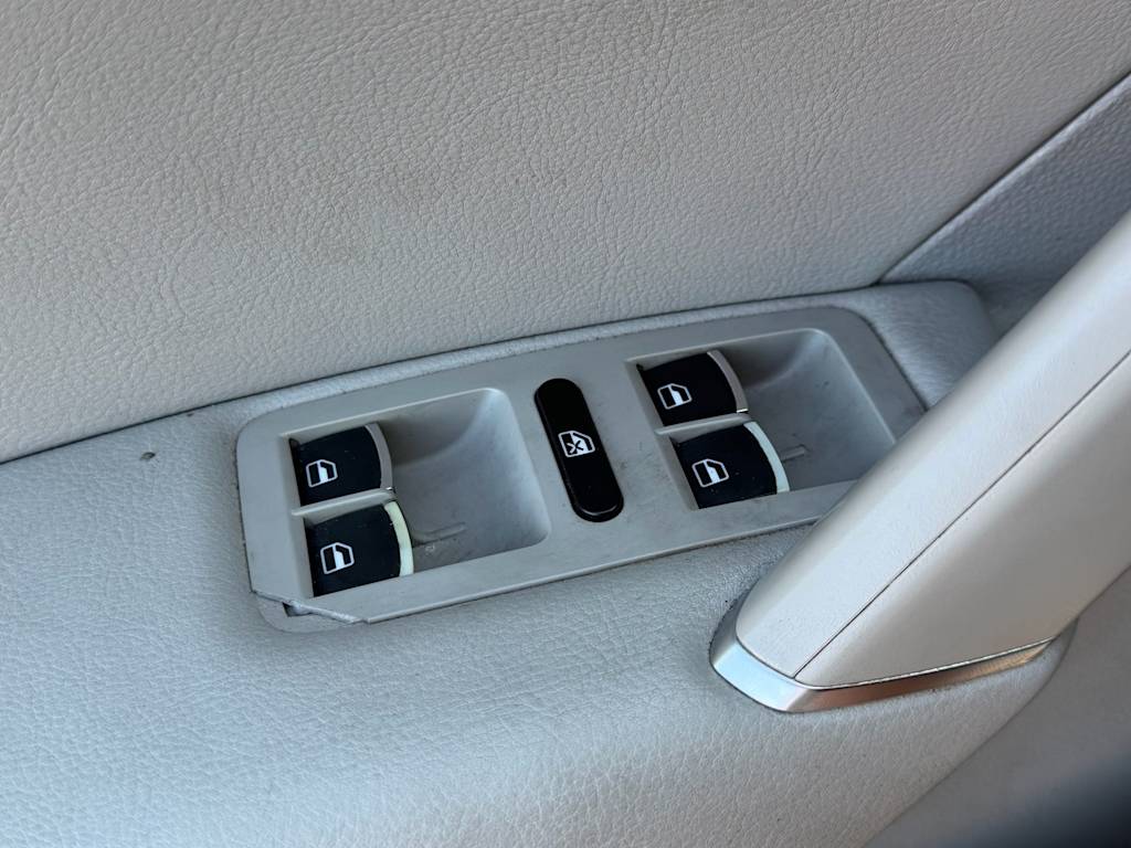 Thumbnail: 2017 Volkswagen Passat - 19