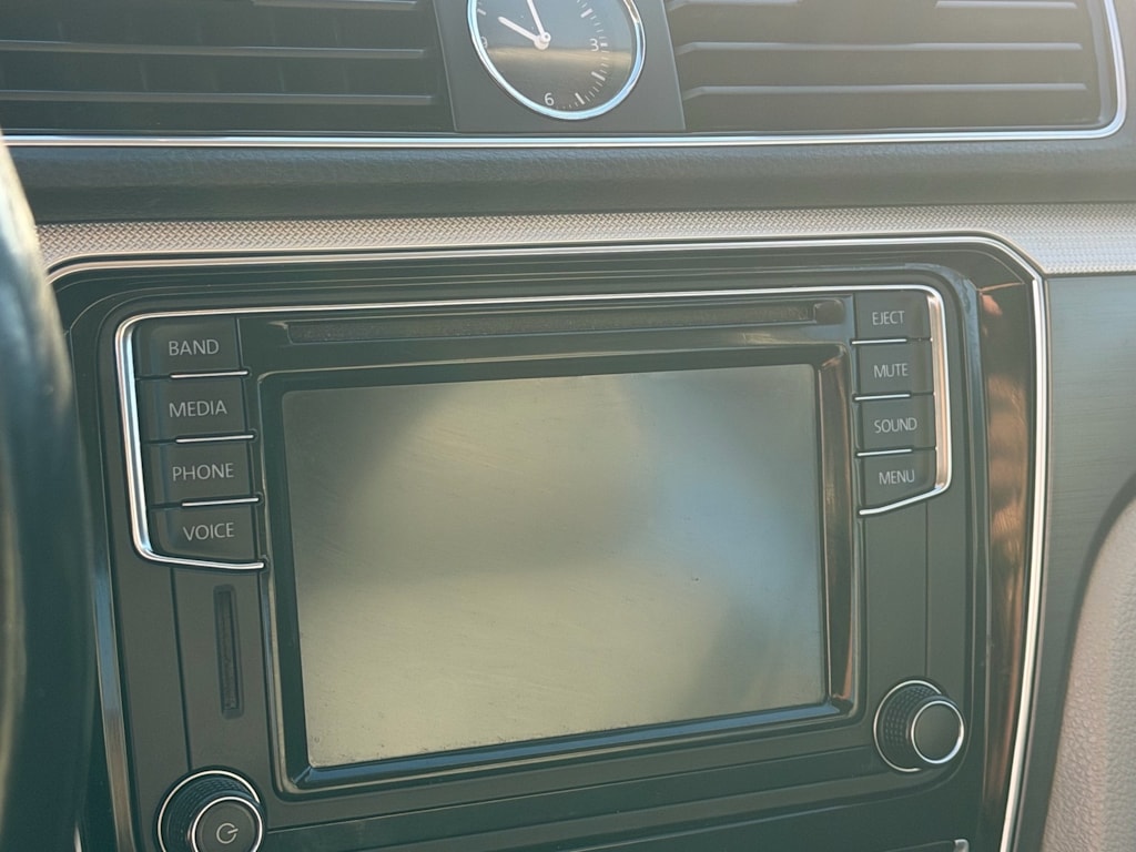 Thumbnail: 2017 Volkswagen Passat - 6