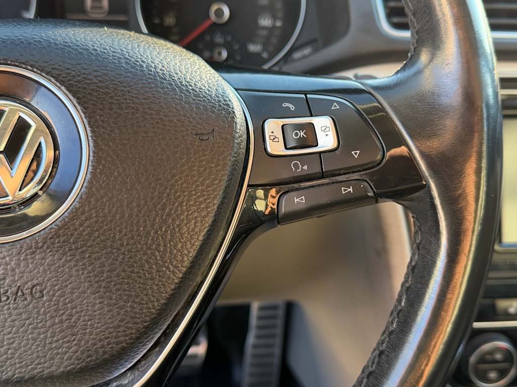 Thumbnail: 2017 Volkswagen Passat - 18