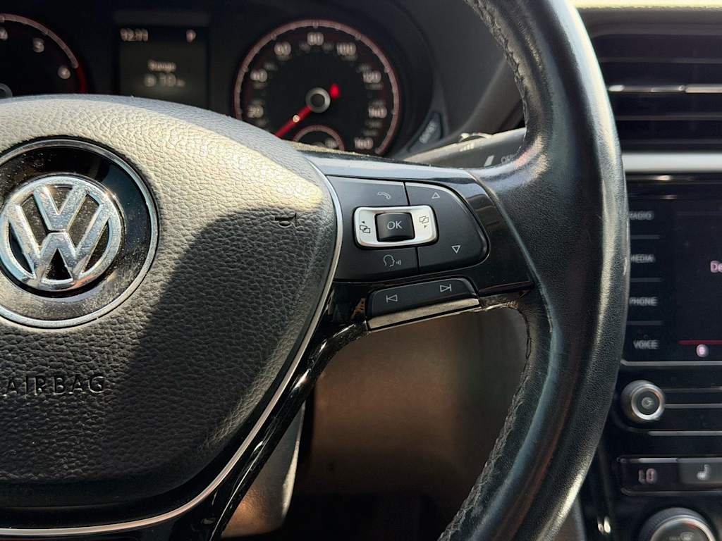 Thumbnail: 2020 Volkswagen Passat - 19