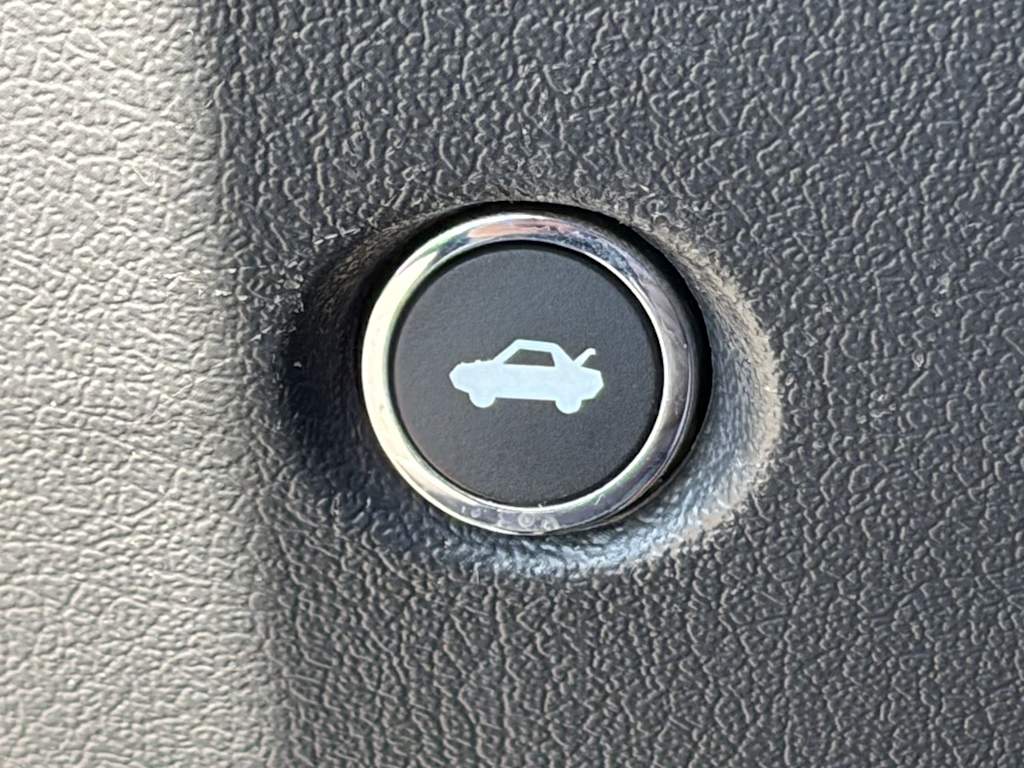 Thumbnail: 2014 Dodge Challenger - 20