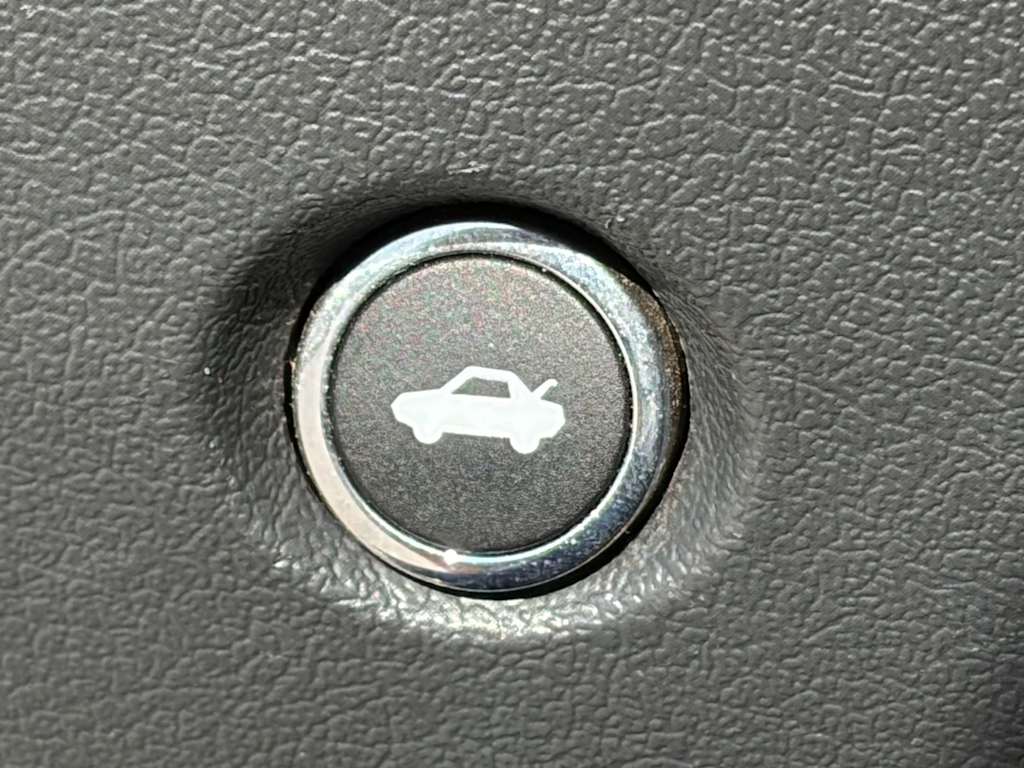 Thumbnail: 2012 Dodge Challenger - 24