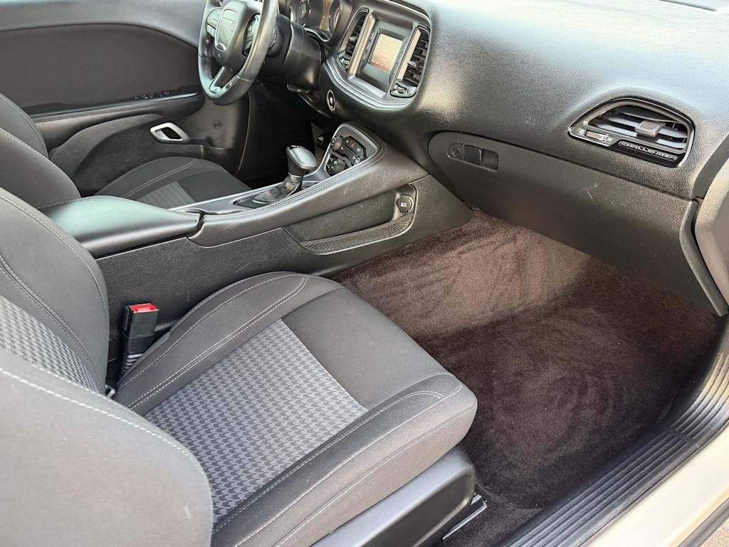 Thumbnail: 2017 Dodge Challenger - 19