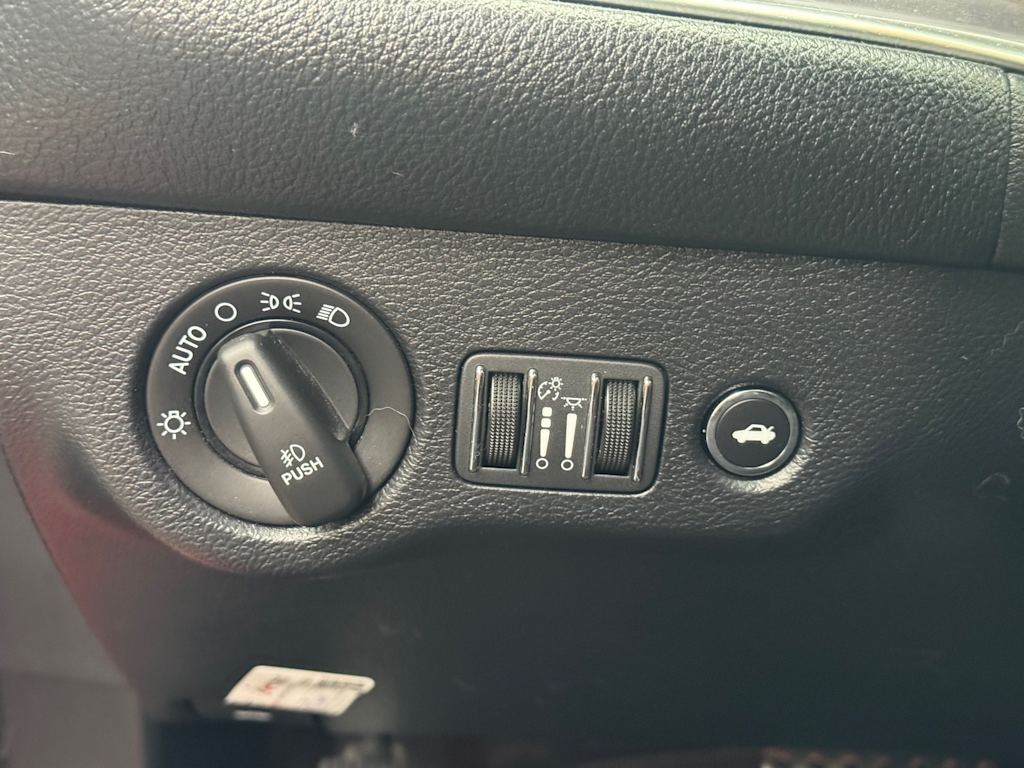 Thumbnail: 2017 Dodge Challenger - 15