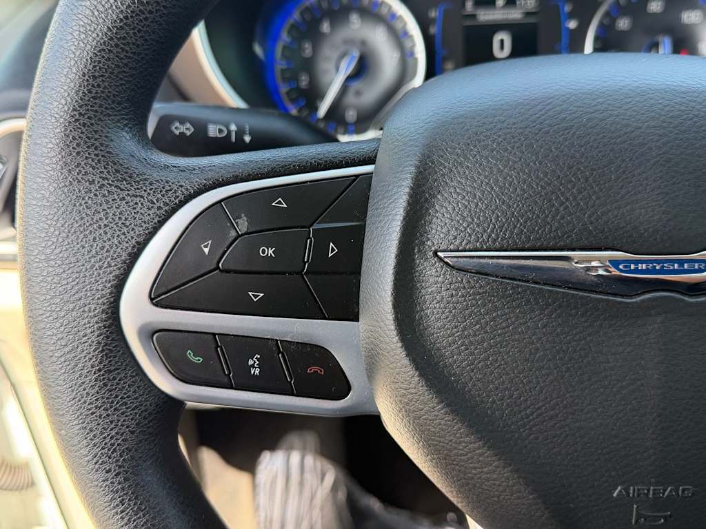 Thumbnail: 2021 Chrysler Voyager - 36