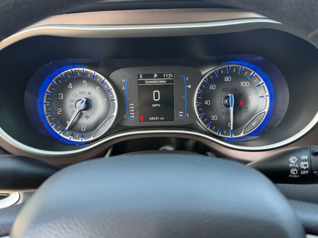 Thumbnail: 2021 Chrysler Voyager - 11