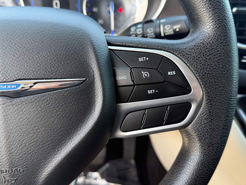 Thumbnail: 2021 Chrysler Voyager - 37