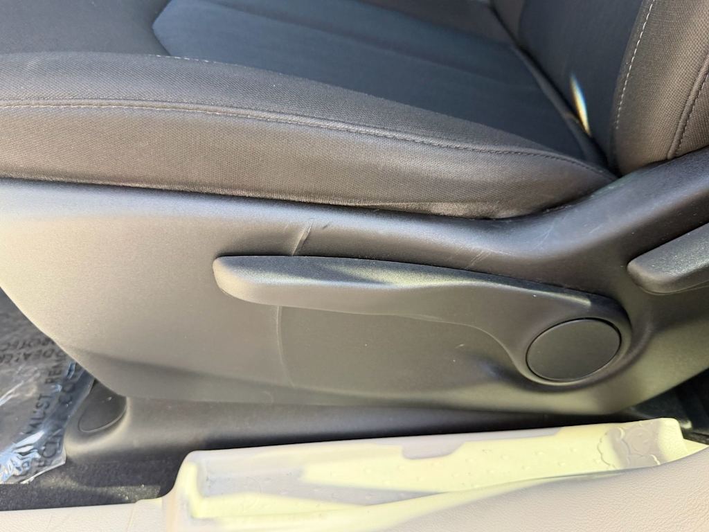 Thumbnail: 2021 Chrysler Voyager - 25