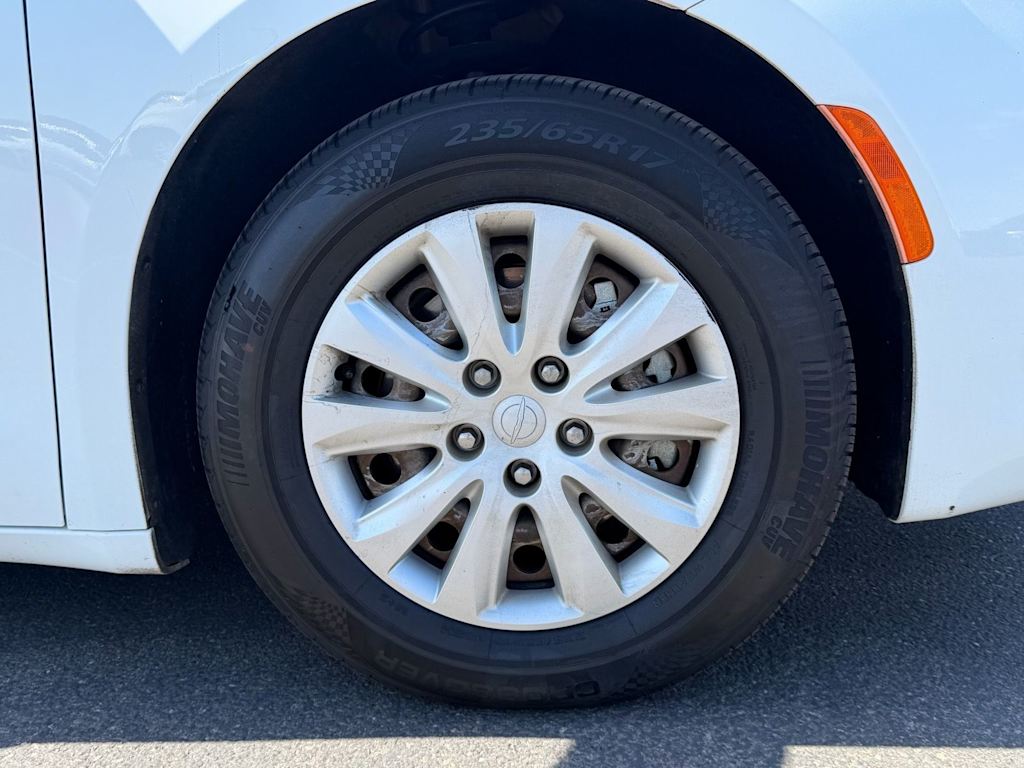 Thumbnail: 2021 Chrysler Voyager - 6