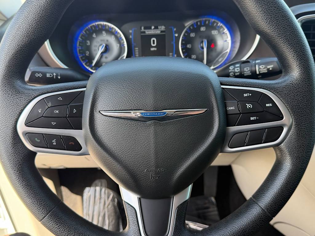 Thumbnail: 2021 Chrysler Voyager - 35