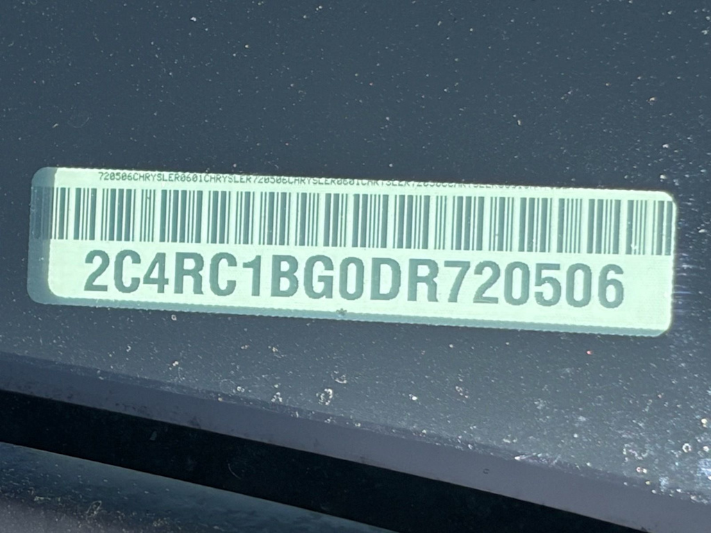 Thumbnail: 2013 Chrysler Town & Country - 7