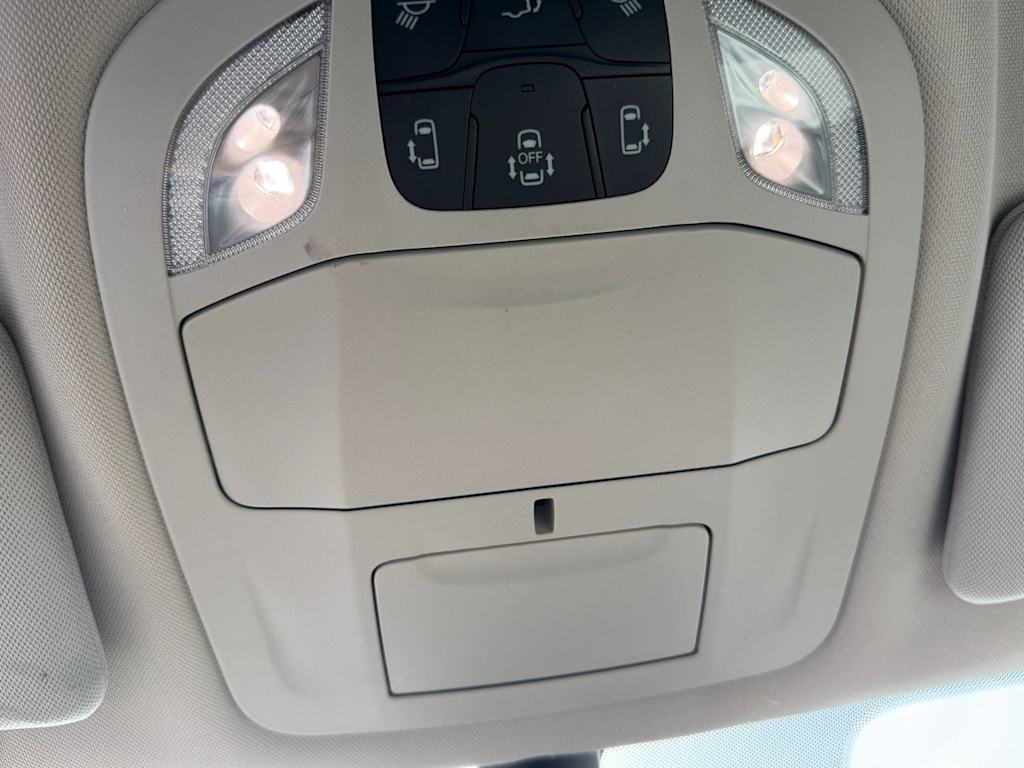 Thumbnail: 2021 Chrysler Pacifica - 22
