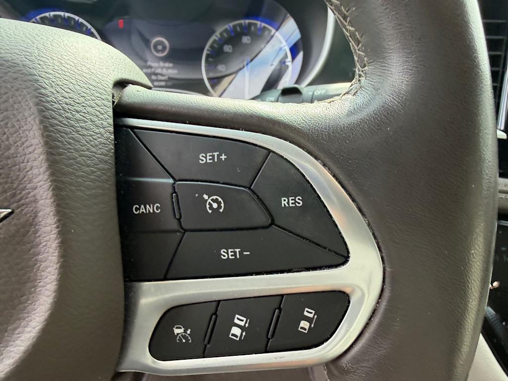 Thumbnail: 2021 Chrysler Pacifica - 16