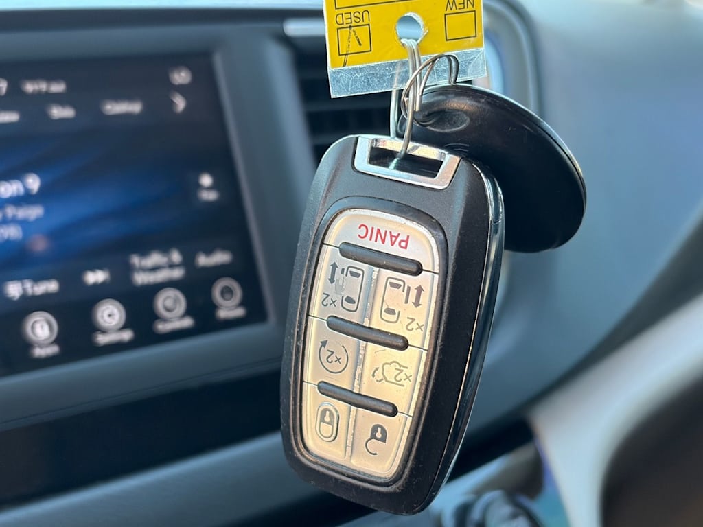 Thumbnail: 2020 Chrysler Pacifica - 11