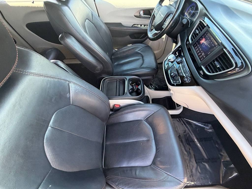 Thumbnail: 2020 Chrysler Pacifica - 7
