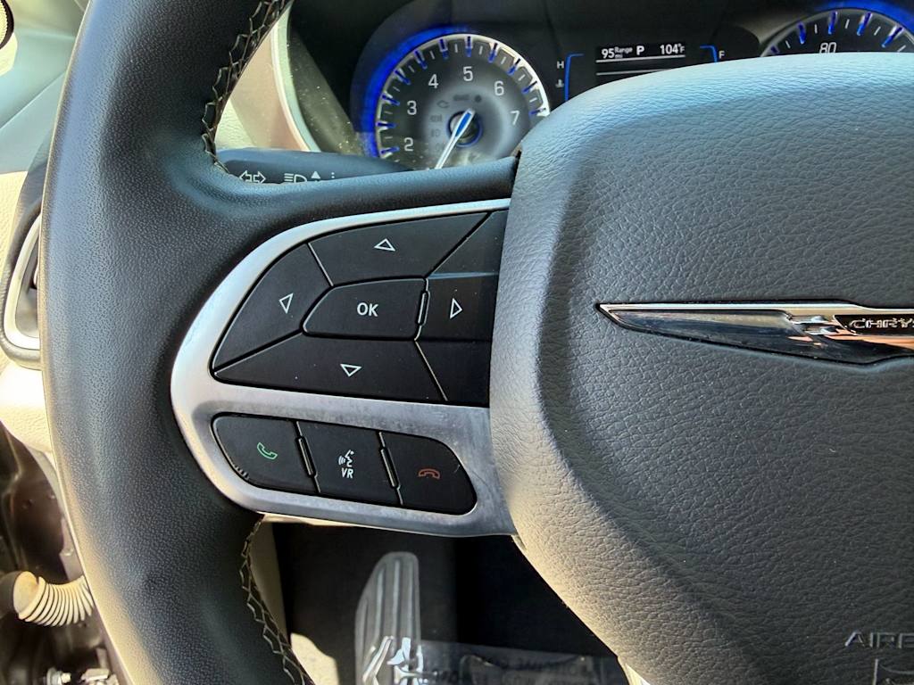 Thumbnail: 2023 Chrysler Voyager - 35