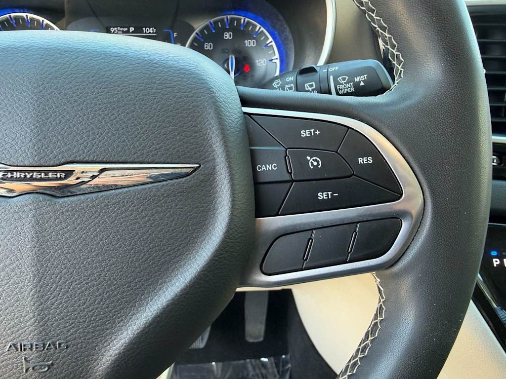 Thumbnail: 2023 Chrysler Voyager - 36