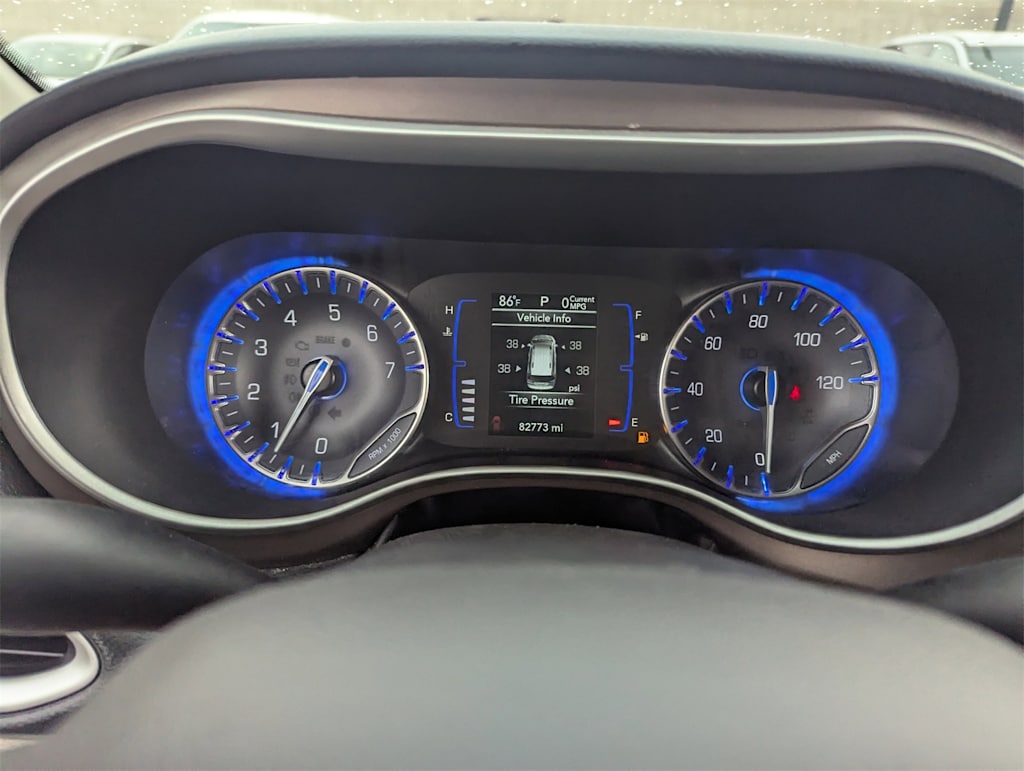 Thumbnail: 2021 Chrysler Voyager - 14