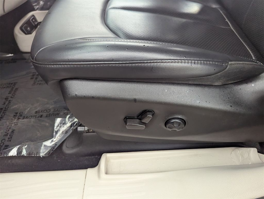 Thumbnail: 2021 Chrysler Voyager - 28