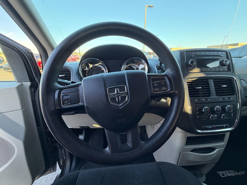Thumbnail: 2015 Dodge Grand Caravan - 2