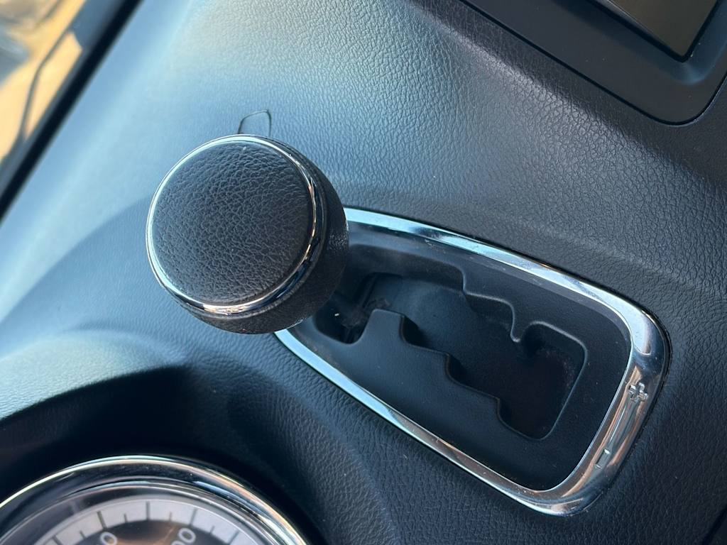 Thumbnail: 2015 Dodge Grand Caravan - 16