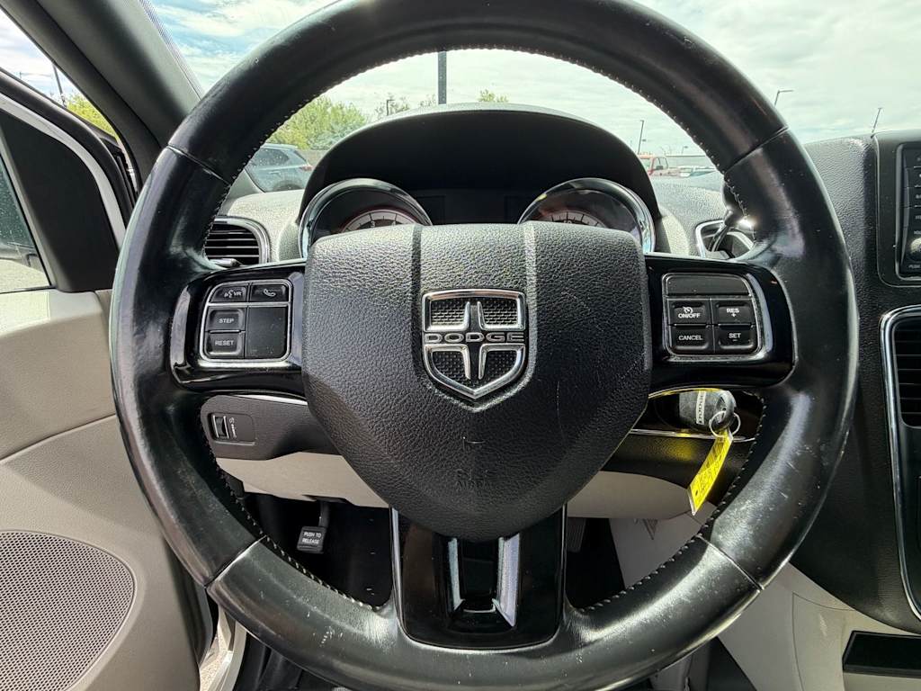 Thumbnail: 2019 Dodge Grand Caravan - 2