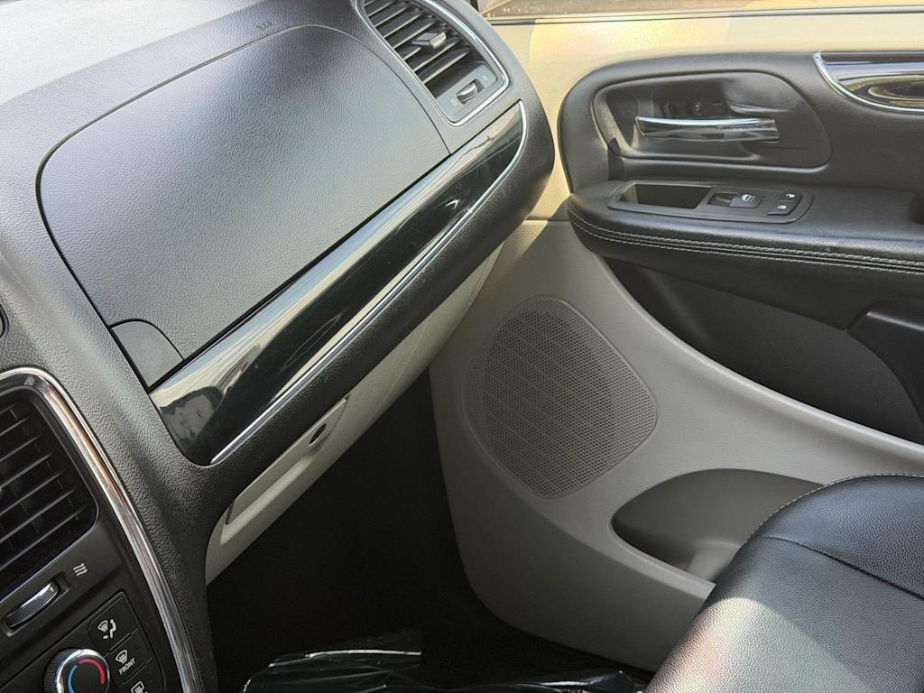 Thumbnail: 2019 Dodge Grand Caravan - 31