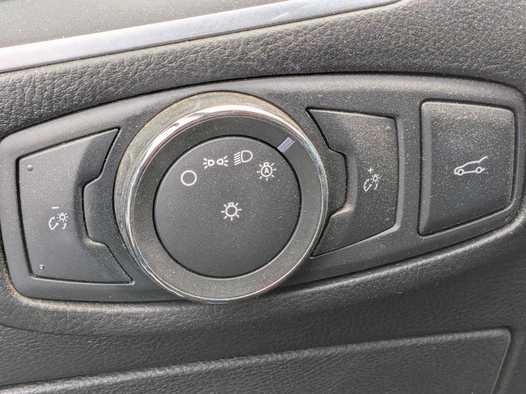 Thumbnail: 2016 Ford Edge - 14