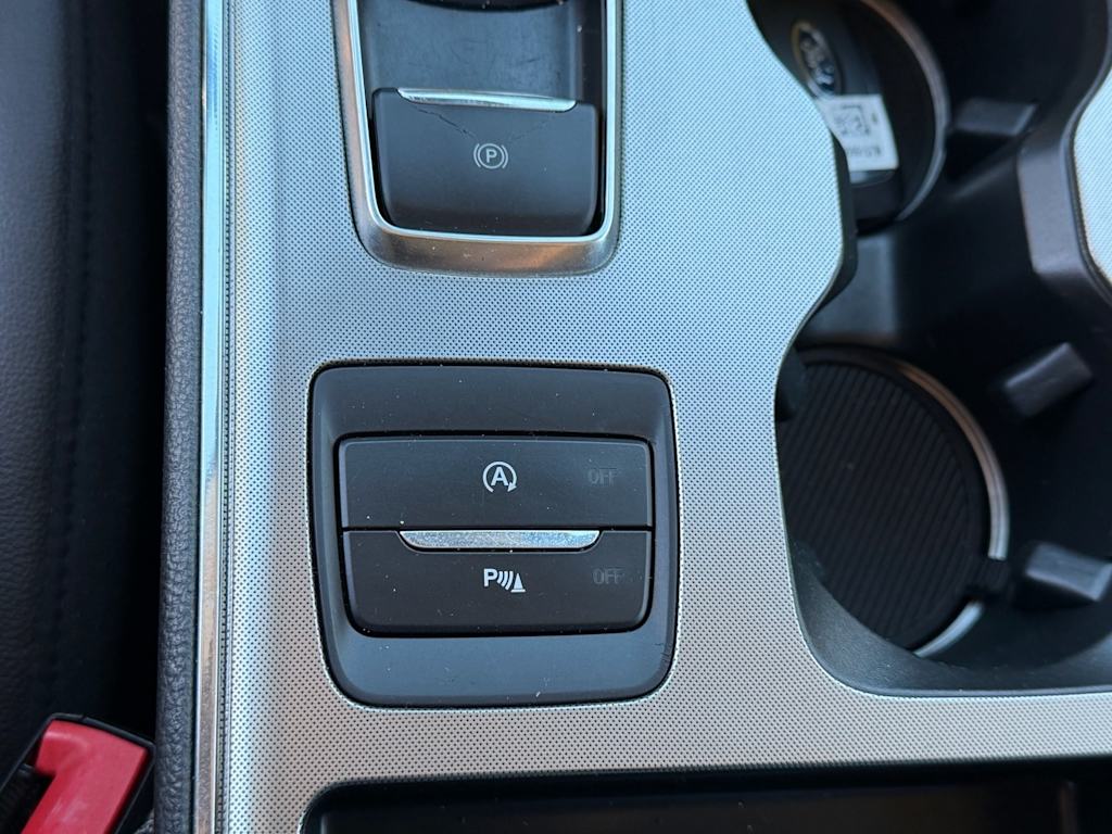 Thumbnail: 2022 Ford Edge - 26