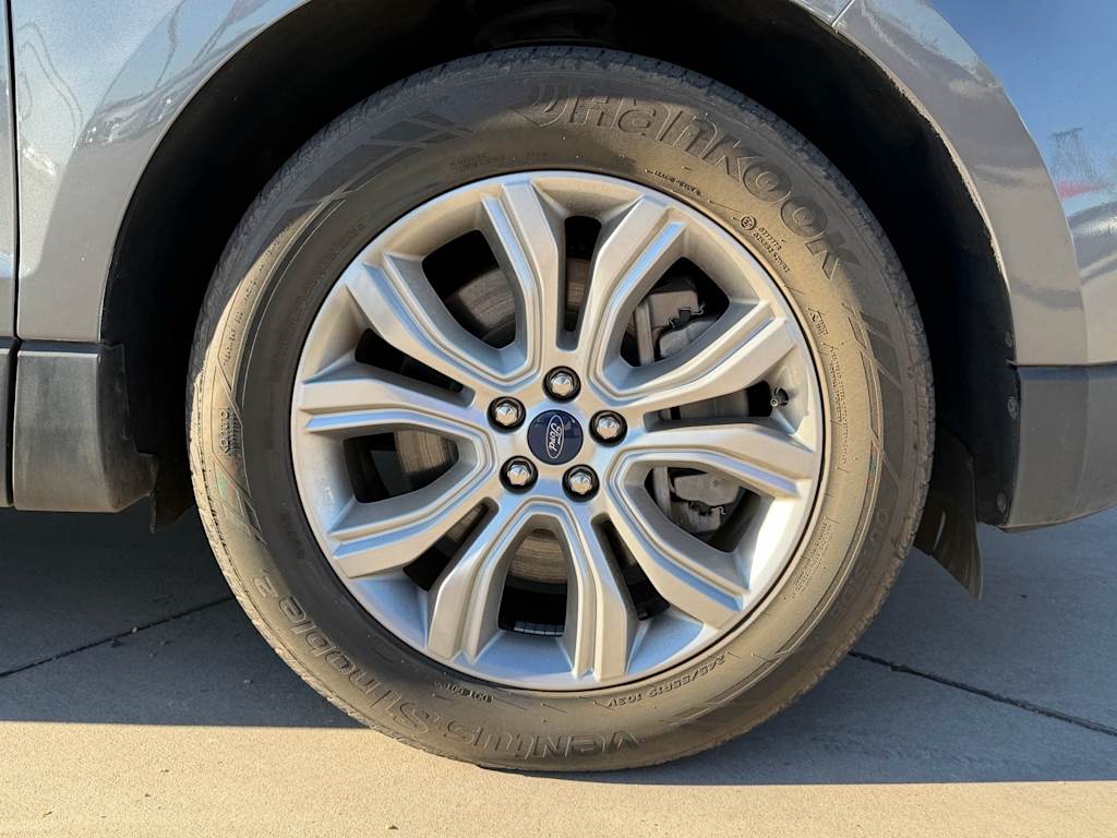 Thumbnail: 2022 Ford Edge - 7