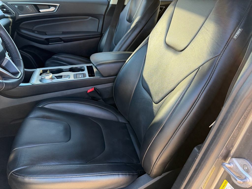 Thumbnail: 2022 Ford Edge - 22