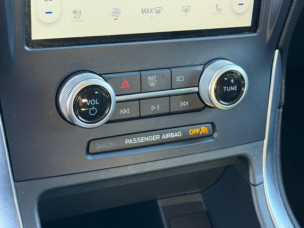 Thumbnail: 2022 Ford Edge - 24