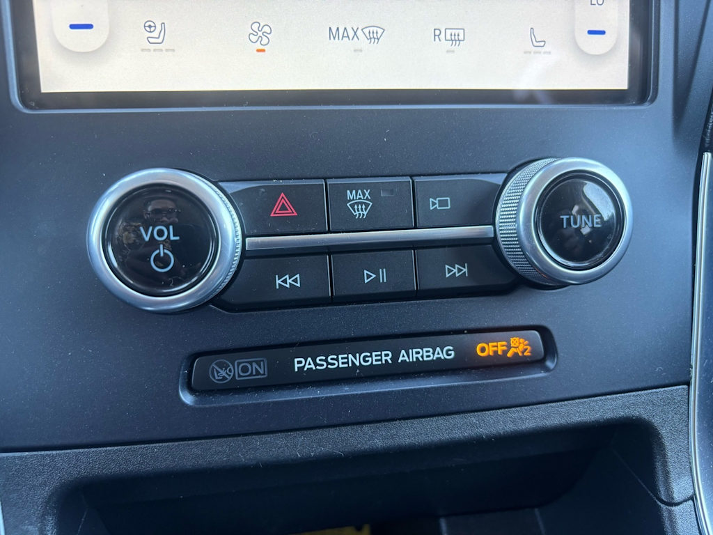 Thumbnail: 2022 Ford Edge - 26