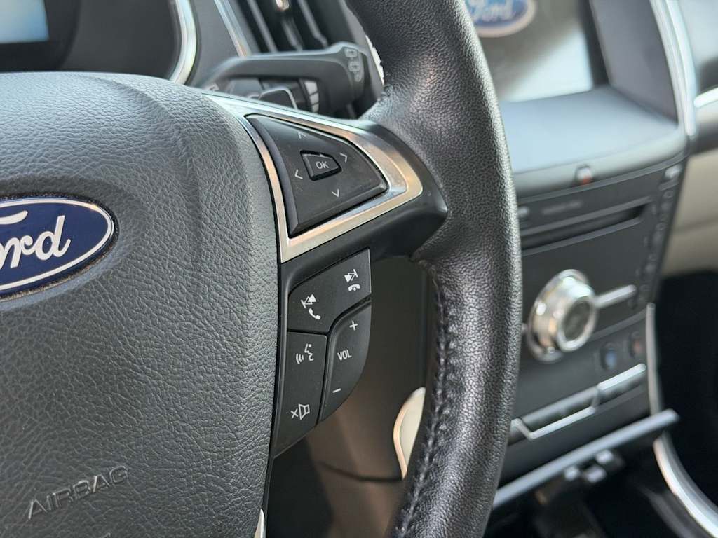 Thumbnail: 2019 Ford Edge - 17