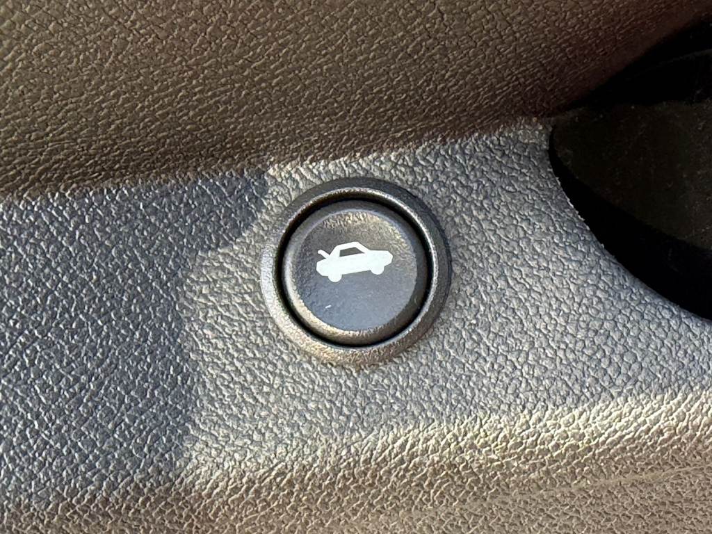 Thumbnail: 2015 Chevrolet Camaro - 21