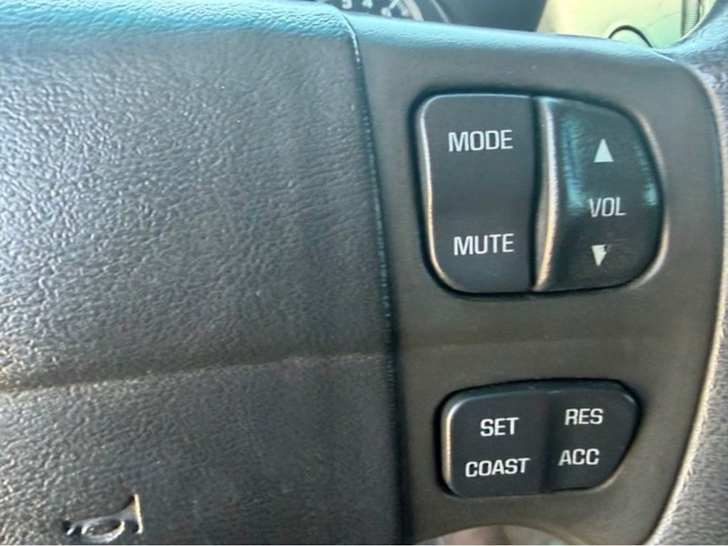 Thumbnail: 2004 Chevrolet Monte Carlo - 25