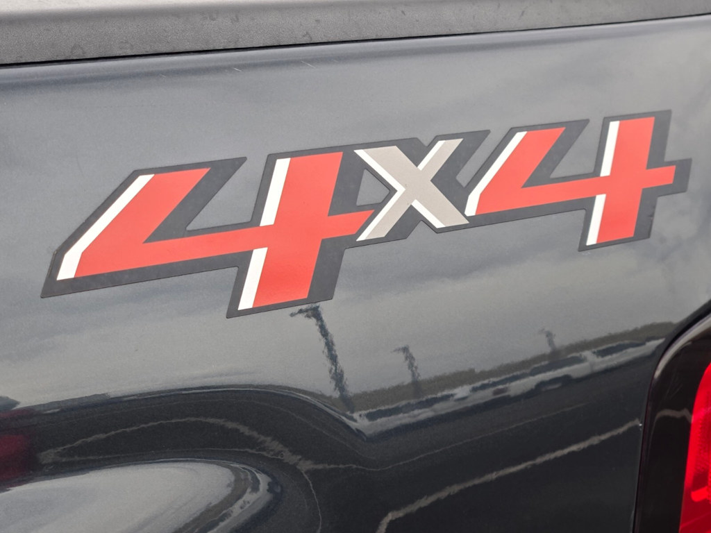 Thumbnail: 2018 Chevrolet Silverado 1500 - 20