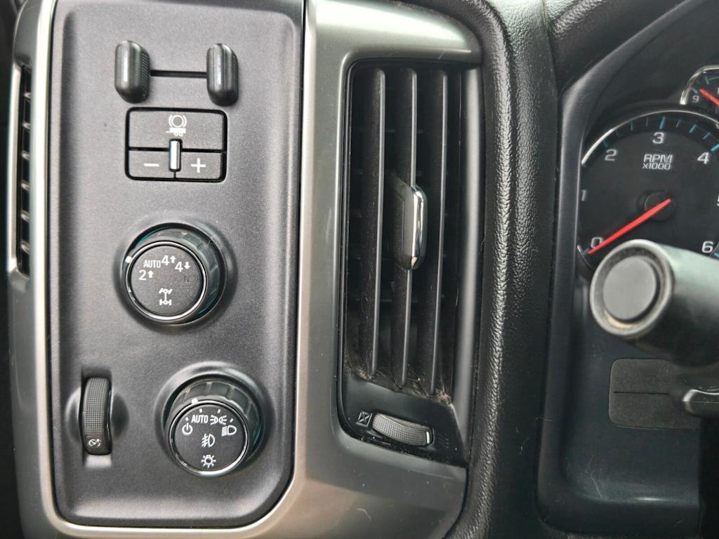 Thumbnail: 2018 Chevrolet Silverado 1500 - 17