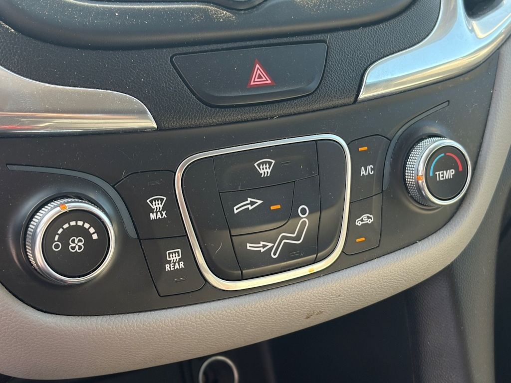 Thumbnail: 2020 Chevrolet Equinox - 18