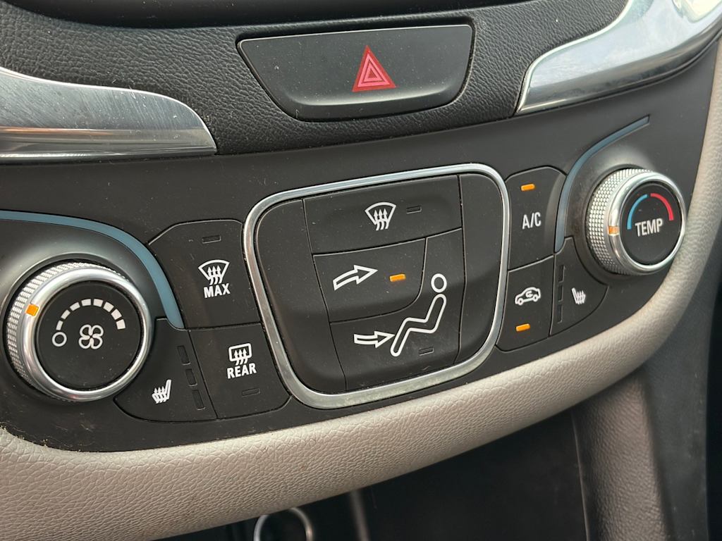 Thumbnail: 2019 Chevrolet Equinox - 16