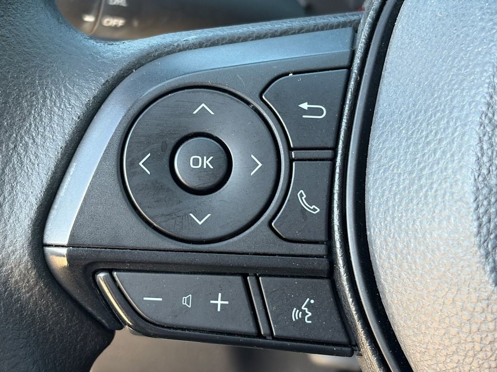 Thumbnail: 2022 Toyota RAV4 - 25